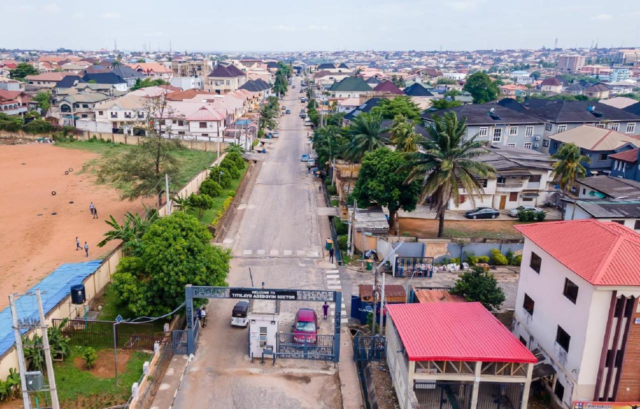 Palm Heights Apartments - Omole Phase 1, Ikeja Exterior foto